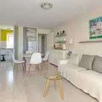 Vue - 50 M Apartment